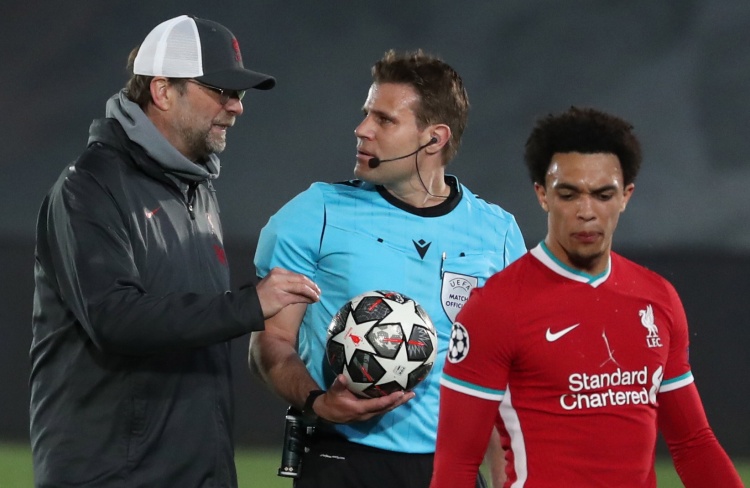 世预赛国足不敌澳大利亚队 无缘直通世界杯